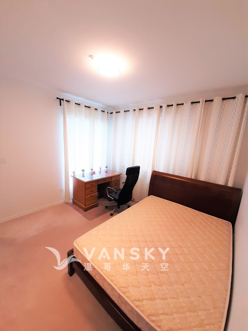 250812210056_220529 123 Den1.jpg